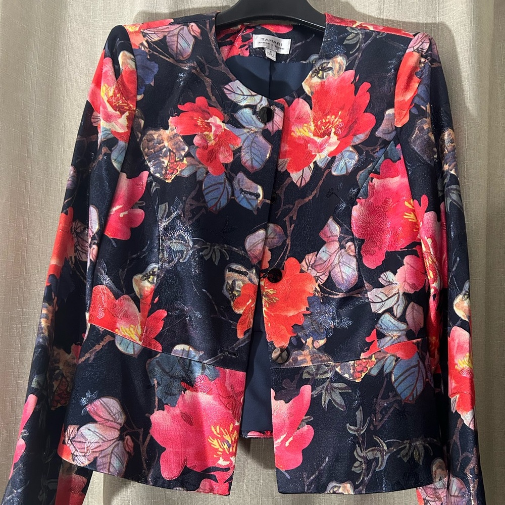 Tahari Jacket and Skirt. Navy Pink Floral Jacquards. Size 8 USA.